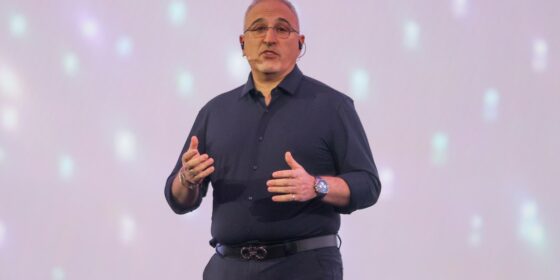 At Hewlett Packard Enterprise, CEO Antonio Neri is negotiating with an activist investor with a history of forcing out chief executives