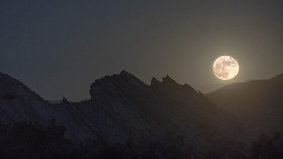 August’s Full Sturgeon Moon Lines Up With Perseids, Saturn, Venus and Jupiter