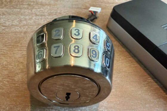 Avia Smart Deadbolt+ review: Coming home to HomeKit