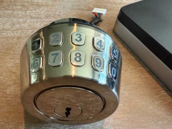 Avia Smart Deadbolt+ review: Coming home to HomeKit