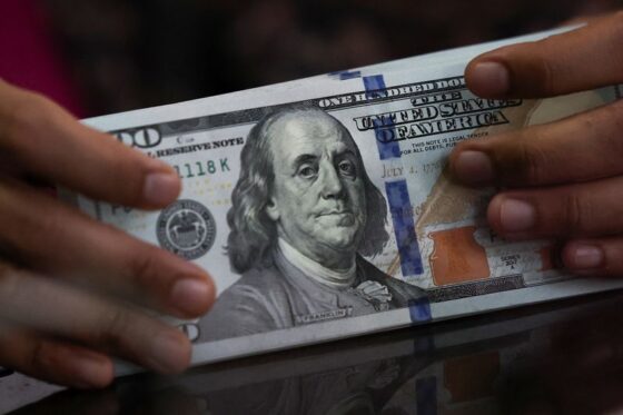 Dollar cedes ground to euro, Swiss franc shines in global reserves, IMF data shows