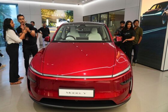 Dow jumps, S&P 500 and Nasdaq pace toward records to start Big Tech-dominated earnings week