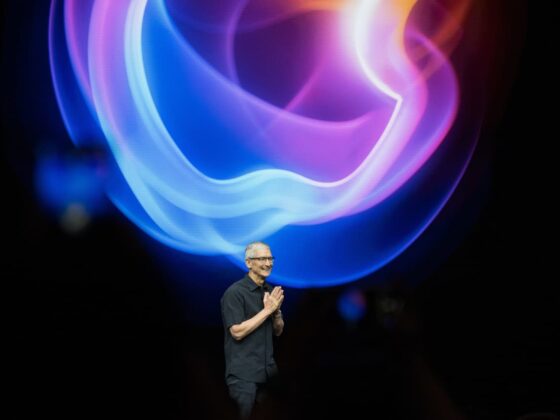 Even with Apple’s stock slump, Tim Cook is the right leader for the AI era
