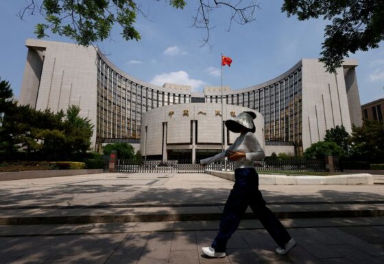 Exclusive-China’s central bank asks financial institutions about dollar weakness, sources say