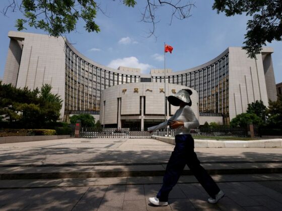 Exclusive-China’s central bank asks financial institutions about dollar weakness, sources say