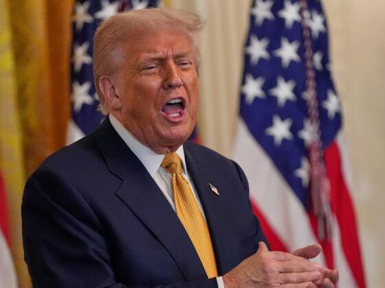 FTSE 100 hits new high amid US trade talk optimism