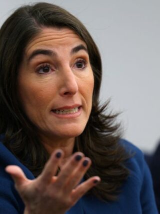 Fed's Hammack sees no urgent reason to lower rates