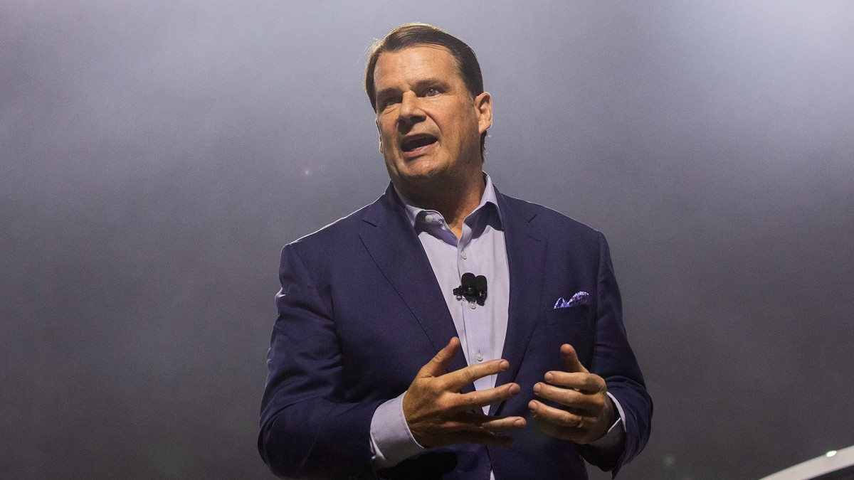 Ford CEO has a massive insult for Elon Musk