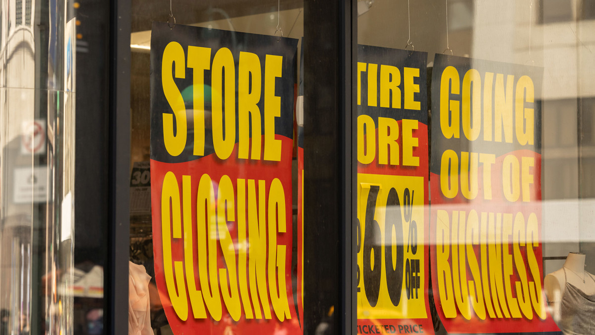 Furniture chain closed after Chapter 7 bankruptcy-style liquidation
