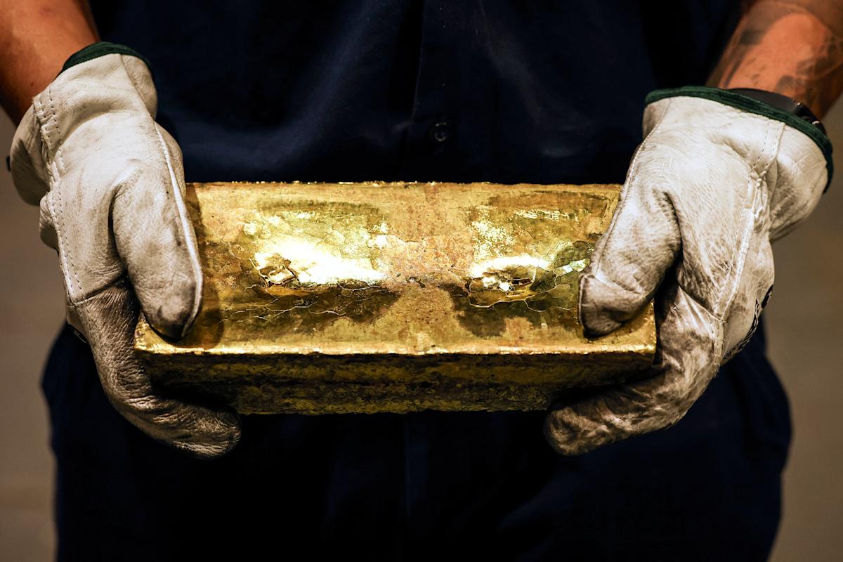 Gold loses lustre as US-Japan deal curbs safe-haven demand