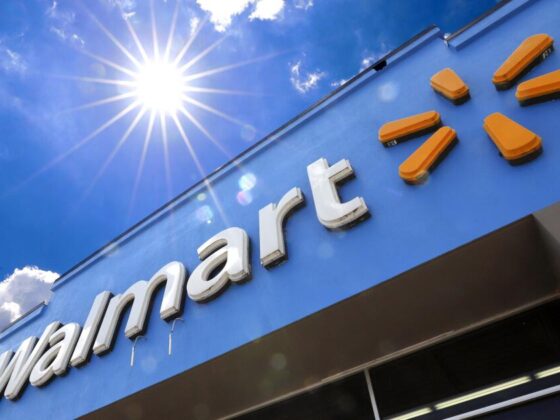 Hiltzik: Walmart and Amazon, our rich ‘welfare queens’