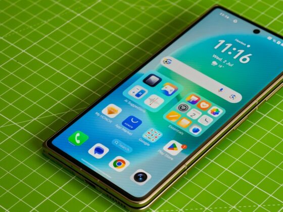 Honor launches the ‘world’s thinnest’ foldable