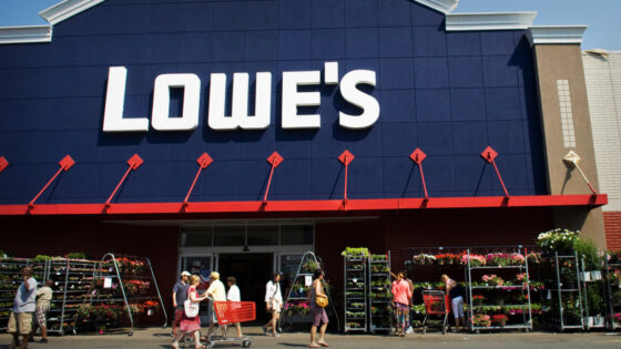 Is Lowe's open on July 4th?
