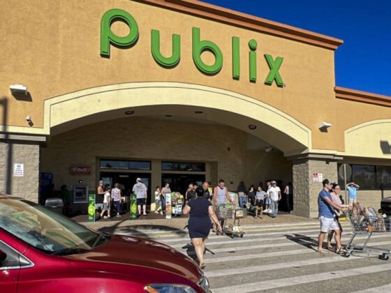 Is Publix open on the 4th of July?
