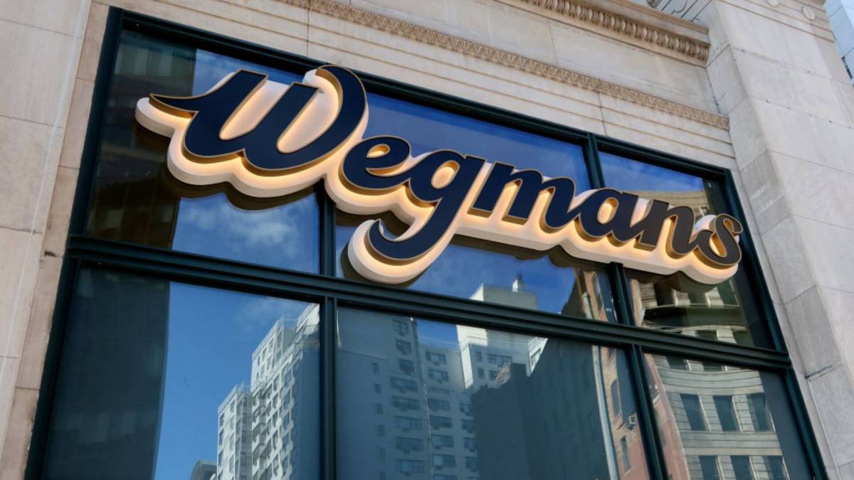 Is Wegmans open on the 4th of July?