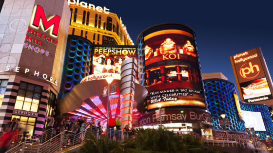Las Vegas Strip brings back beauty brand, adds dozens of stores