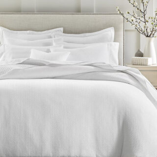 Macy's is selling a 'luxurious' 0 lightweight quilt set for only , and buyers love its 'hotel-like' feel