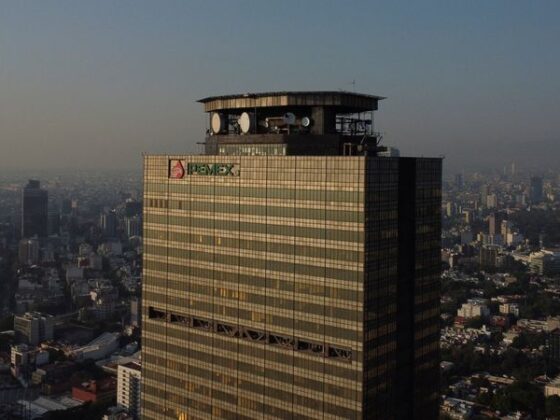 Mexico’s Pemex swings to net profit, helped by peso recovery