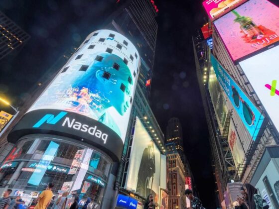 Nasdaq Pressured by Chip Stocks, But Broad Market Supported by Lower T-note Yields