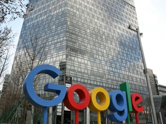 Nasdaq edges down from records ahead of big tech earnings