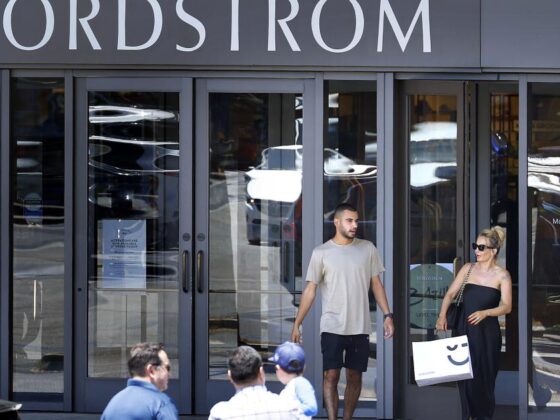Nordstrom to close Santa Monica store