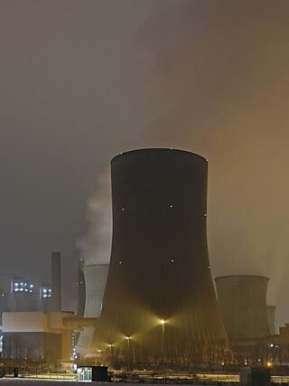 NuScale (SMR) Hits New All-Time High on 8th Day on Nuclear, AI Boom