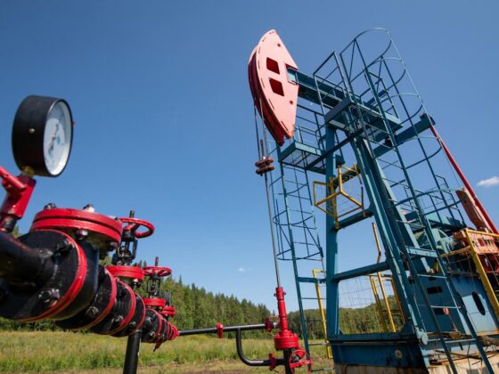 Oil prices rise as trade deals take centre stage