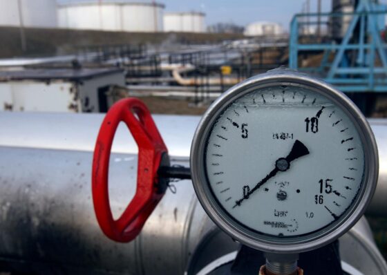 Oil prices steady as markets doubt crude sanctions on Russia