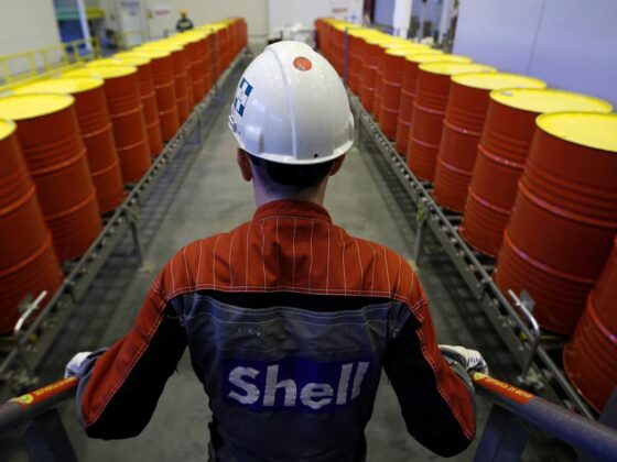 Oil steady on strong gasoline demand and weaker dollar