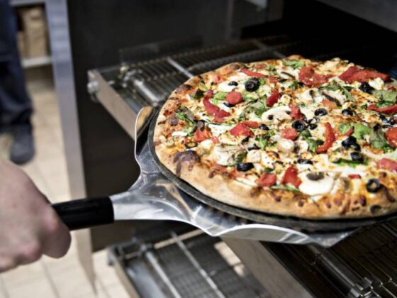 Pizza Hut rival dining chain files for Chapter 11 bankruptcy