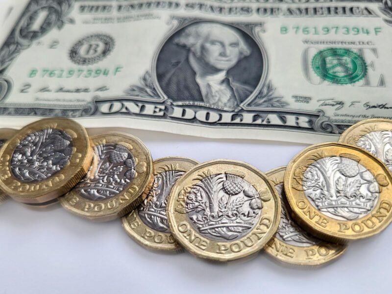 Pound slips as markets await news of tariff deals