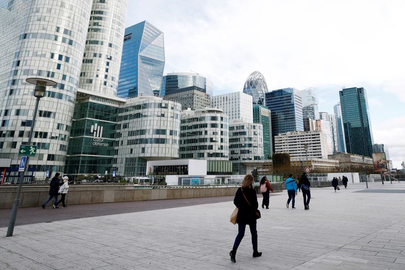 Regulators should limit leverage for 'shadow banks' in core markets, FSB says
