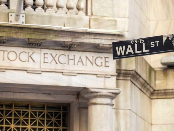 S&P 500 Climbs to a Record High as Chip and Energy Stocks Rally