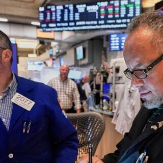 S&P 500 Breaks Winning Streak After U.S.-China Meeting Ends Without a Deal
