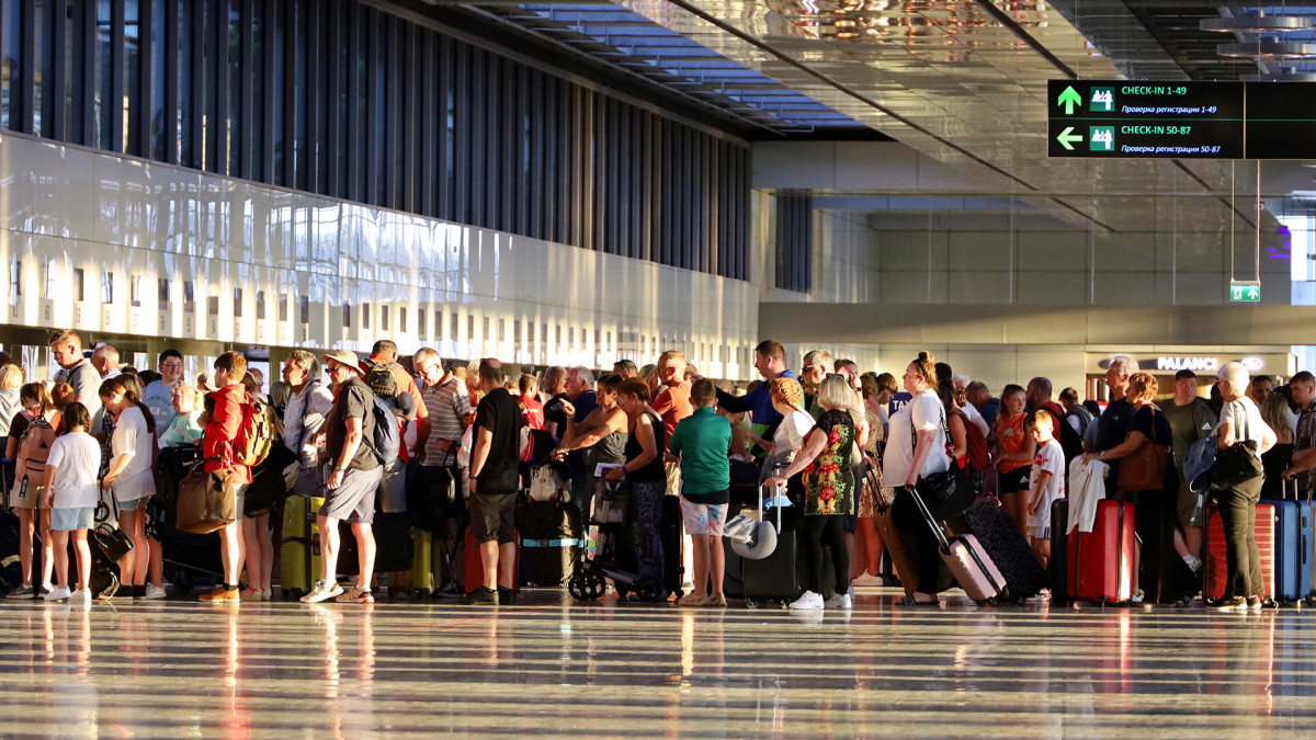 Severe weather may snarl 4th of July air travel plans