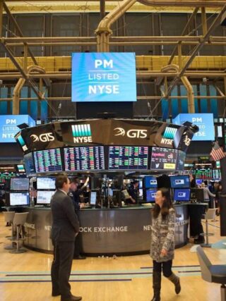 Bulls Battle Back After New Tariff Threats