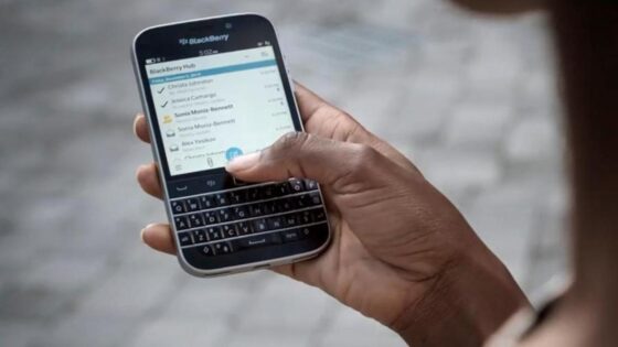 Surprising BlackBerry update from veteran trader focuses on sales guidance