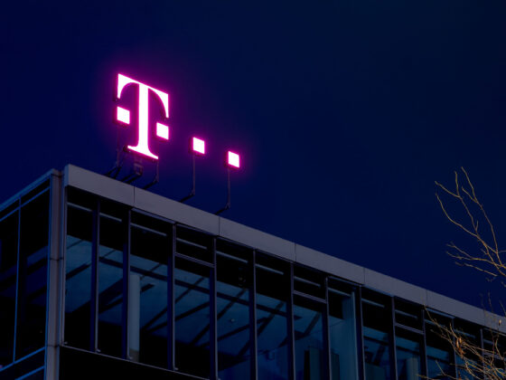 T-Mobile (TMUS) Stock Upgraded Despite Concerns Over Fiber Strategy and Market Slowdown