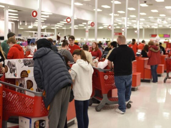 How much Target pays store workers, from cashier to boss