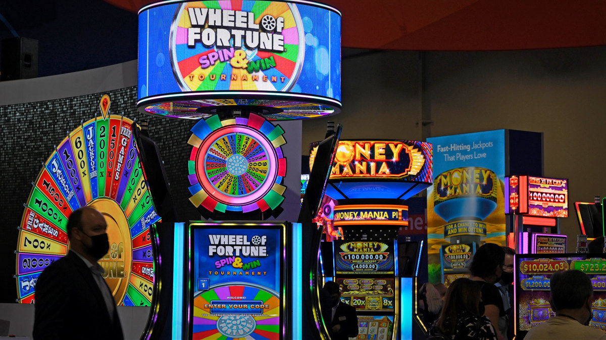 Tax bill offers gift to Las Vegas Strip, cruise ship slot players