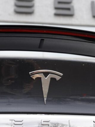 Tesla stock dips as second-quarter earnings reduce investor confidence
