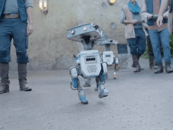 They’ve landed – Disney’s Star Wars BDX Droids are now roaming in Disney World