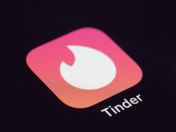 Tinder rolls out mandatory face verification for California users