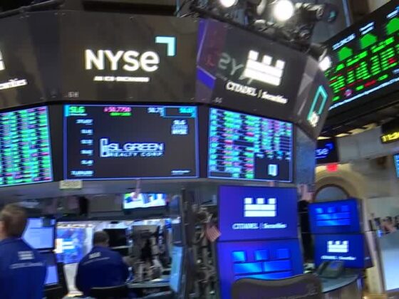 US stocks close lower as earnings weigh; Fed statement on tap