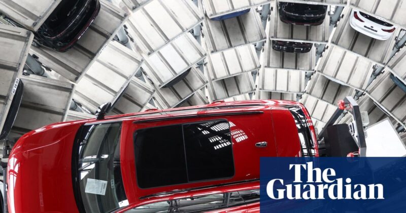 Volkswagen takes €1.3bn hit from ‘high costs’ of Trump tariffs | Volkswagen (VW)