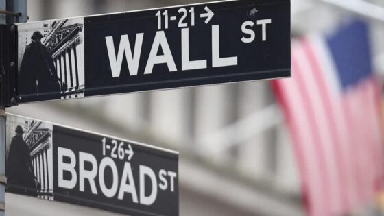 Wall Street edges slightly lower as investors look for tariff clarity