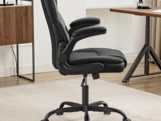 Walmart is selling a 0 leather office chair for , and shoppers call it a 'throne of comfort'