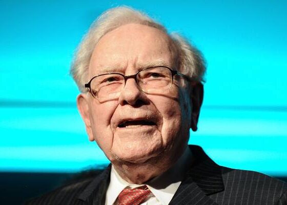 Warren Buffett says the best businesses to own do the same 1 thing — here are 3 examples from the Oracle’s own portfolio