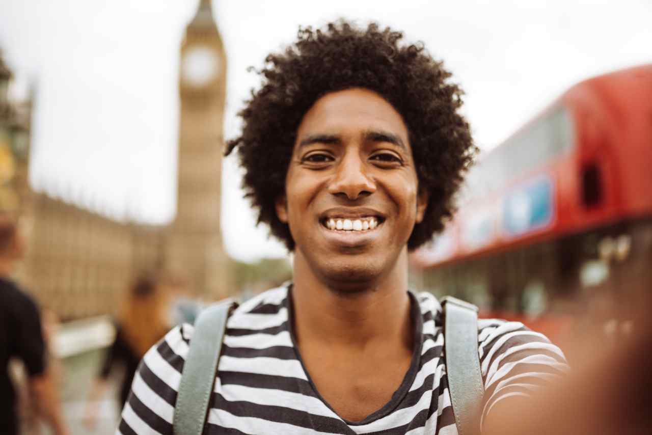 ‘I’m considering giving up my U.S. citizenship’: I’m 39 and moving to the U.K. How should I invest my $30K savings?