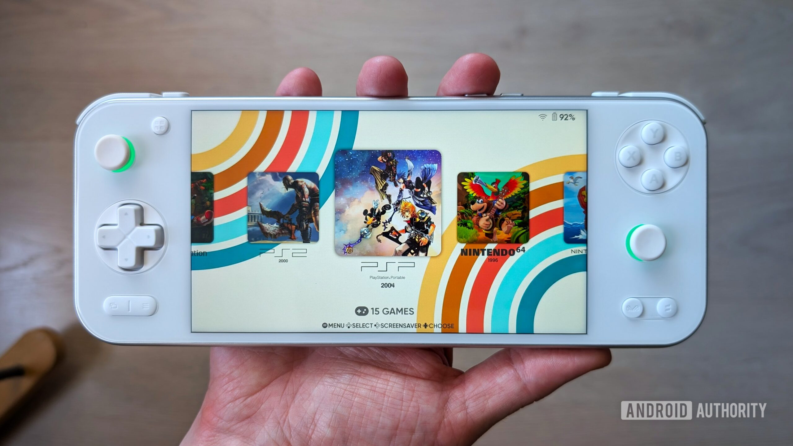 AYANEO Pocket S2 Pro in hand es de